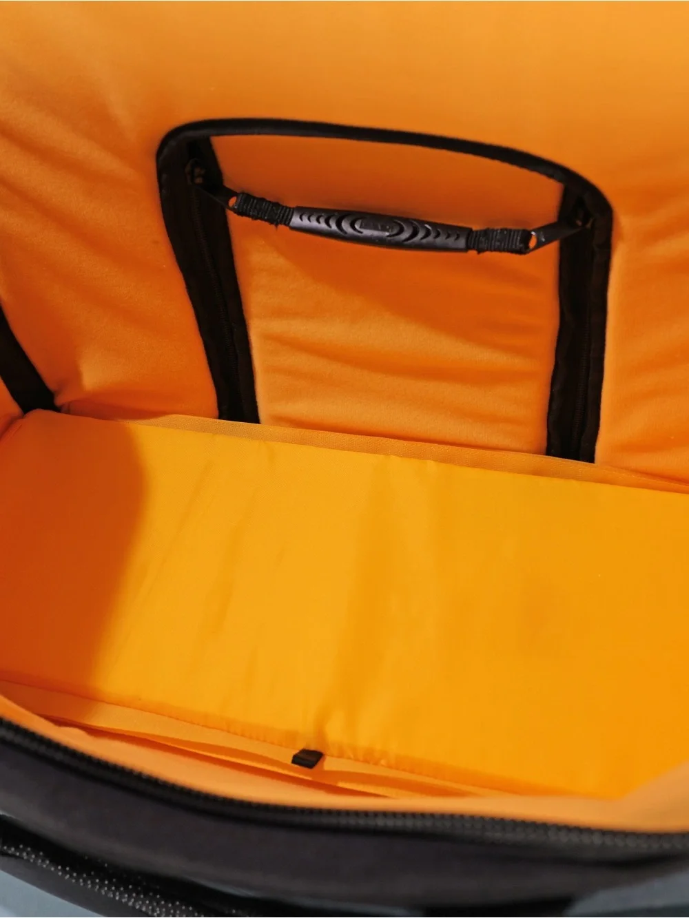 Kata KT VA-3333 multipurpose photo/video shoulder bag